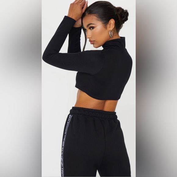 PrettyLittleThing Black Zip Front Cropped Sweatshirt XS - Picture 4 of 8